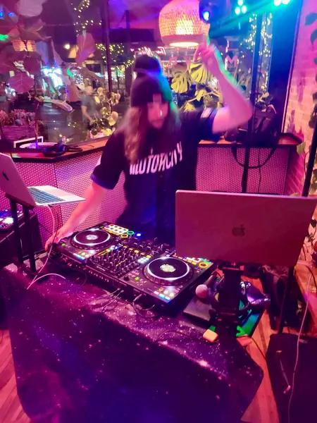 Lee Dj Jammin