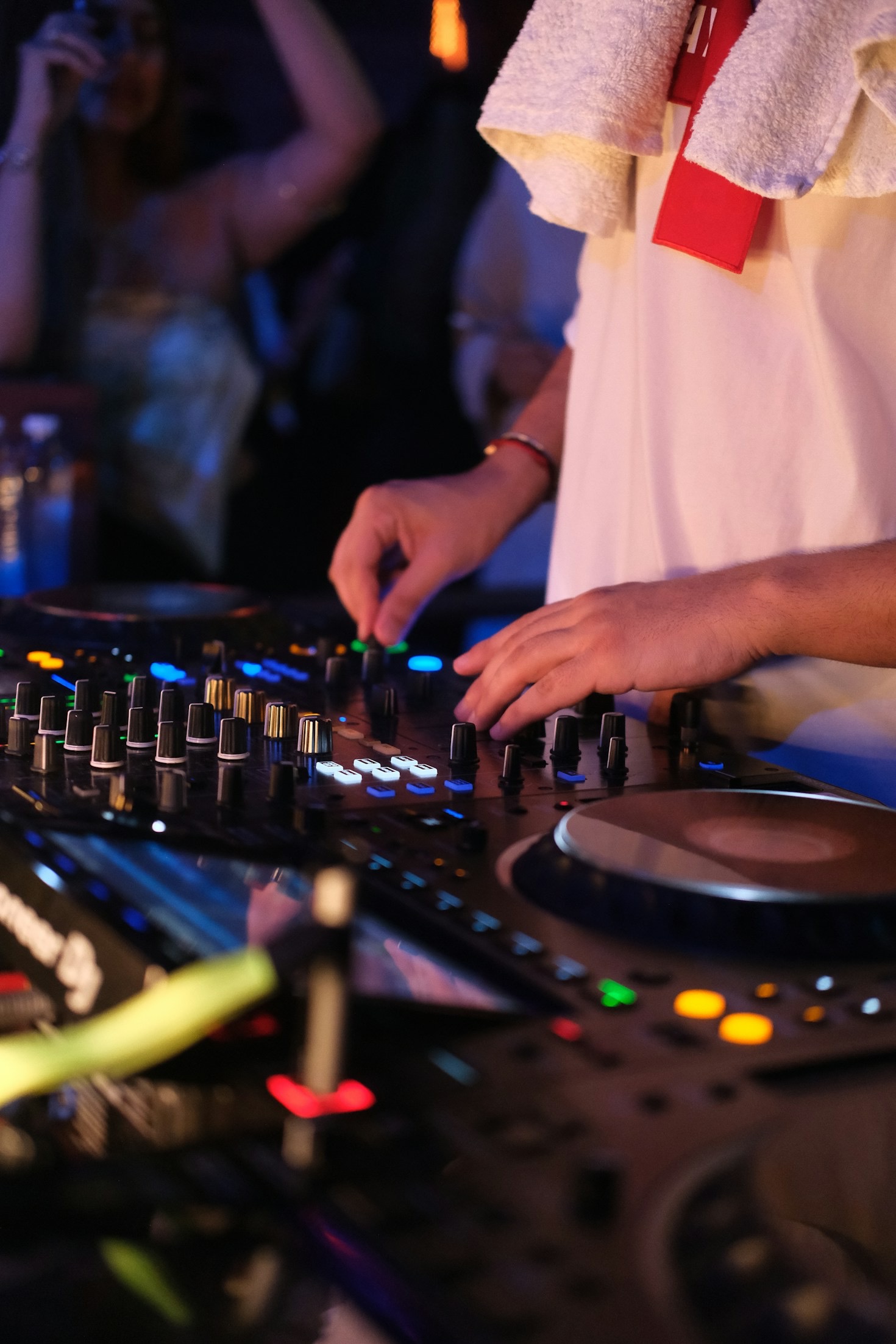 Why Live Bands Make Weddings Magical