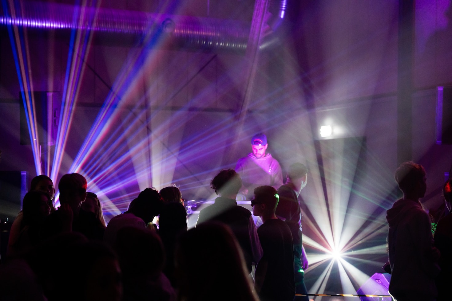 How Elite Entertainment Elevates Your Event Experience